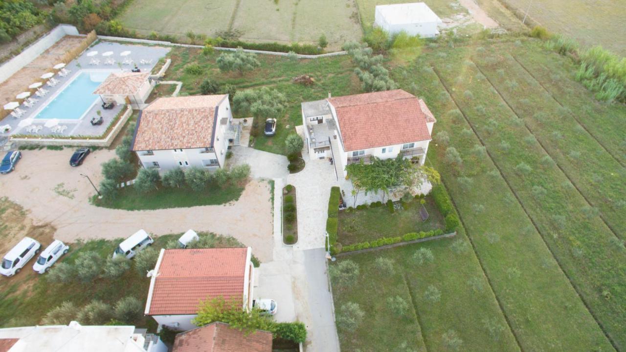 Отель La Hacienda Улцинь Экстерьер фото