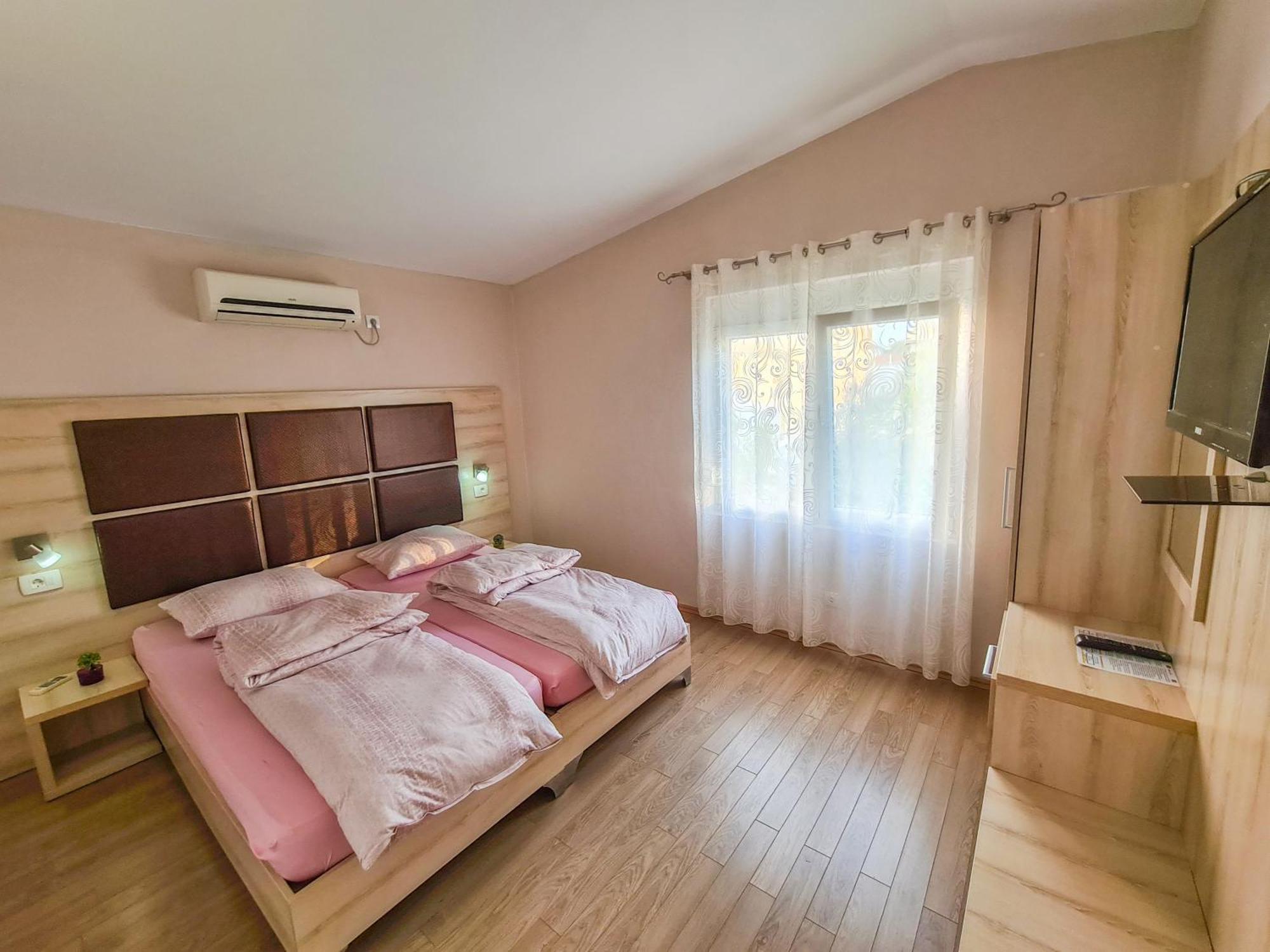 Отель La Hacienda Улцинь Номер фото